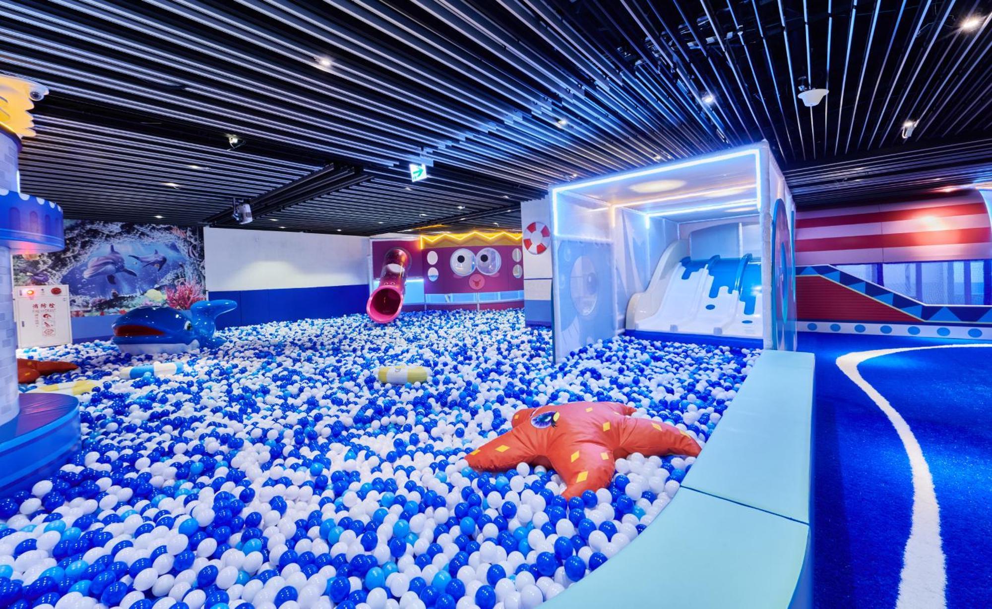 Grand Bay Resort Hotel Hengchun South Gate Exterior photo Ball pit at the DreamWorks-themed area