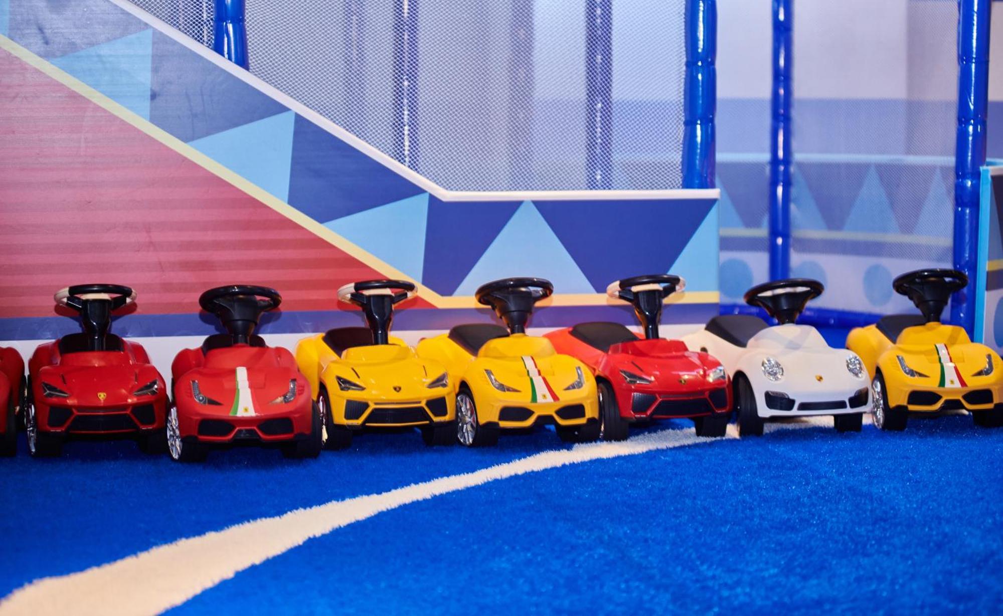 Grand Bay Resort Hotel Hengchun South Gate Exterior photo Battery-powered ride-on cars