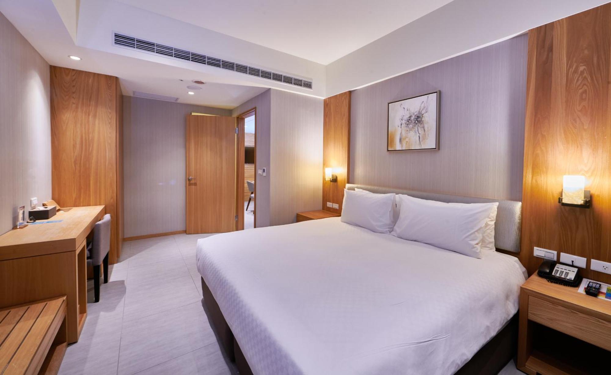 Grand Bay Resort Hotel Hengchun South Gate Exterior photo A bedroom at the hotel