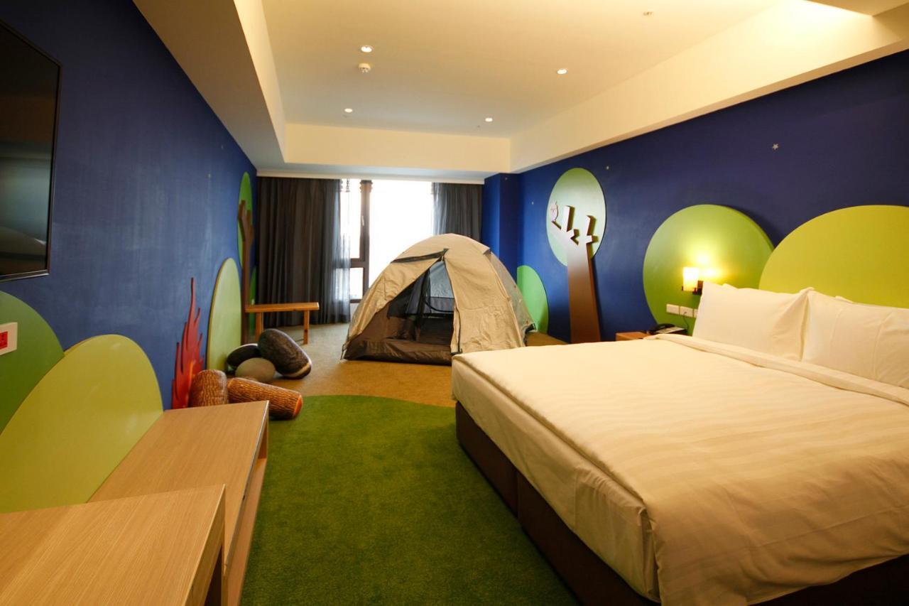Grand Bay Resort Hotel Hengchun South Gate Exterior photo A room at the Forest World Hotel